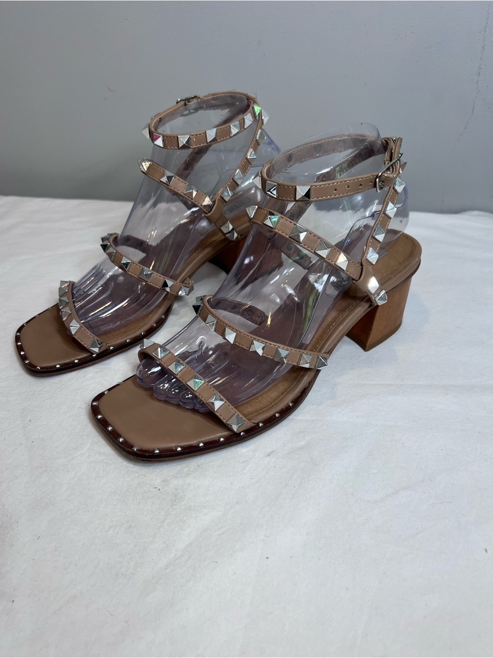 Steve Madden tan Impel heeled sandals studded straps and a block heel size 7.5